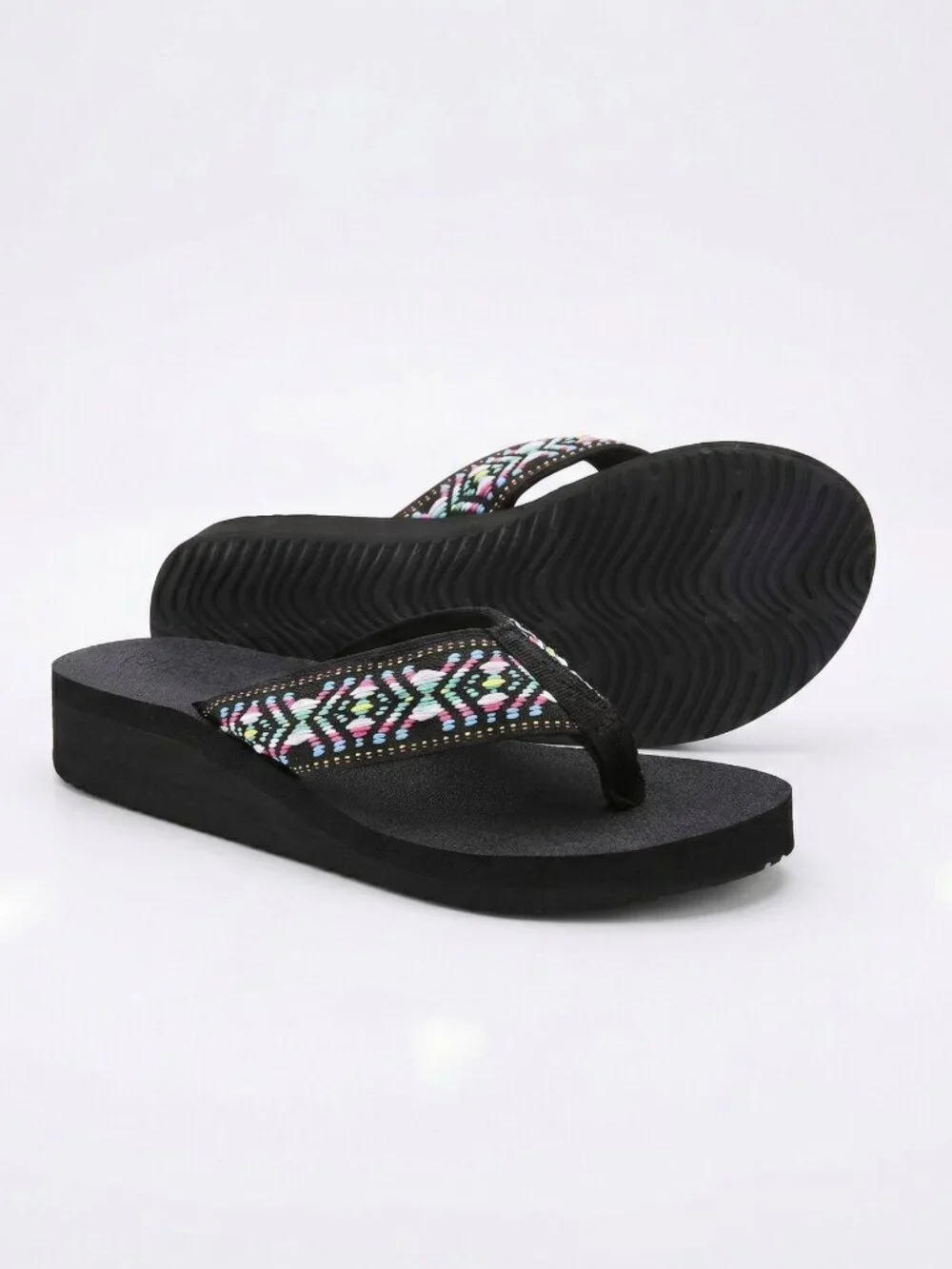 NWOT QLEYO Platform Flip Flops Black Aztec Print Comfort Sandals 11 Beach Cruise